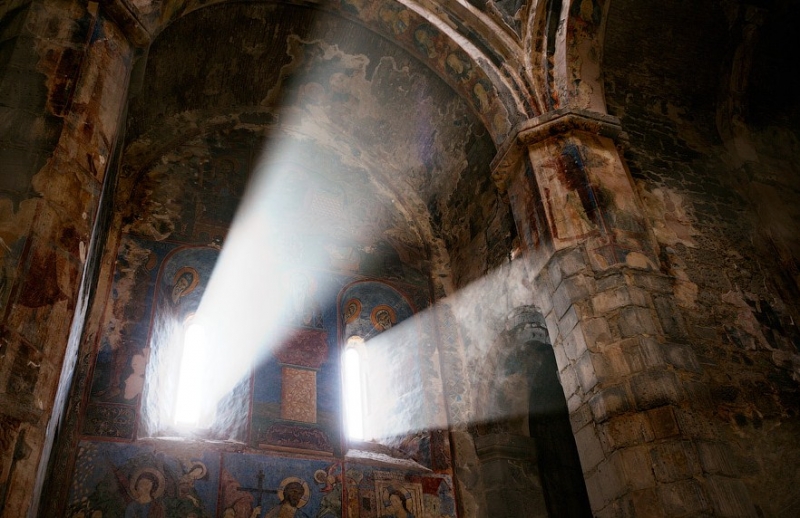 Hlavní chrám kláštera Ahtala, Arménie, interiér