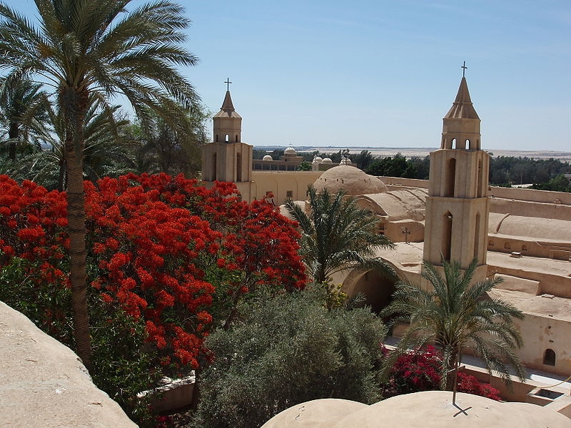 Koptský klášter sv. Bišoje, Wádí Natrún, Egypt, celkový pohled.