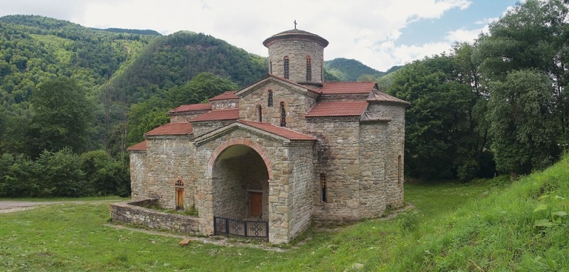 Chrám sv. Jiří, 10. století, údolí řeky Zelenčuk, Karačajevsko-čerkeská republika