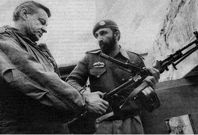 Setkání Z. Brzezinského a Usámy bin Ládina během vyzbrojování afghánských mudžahedínů proti sovětské armádě