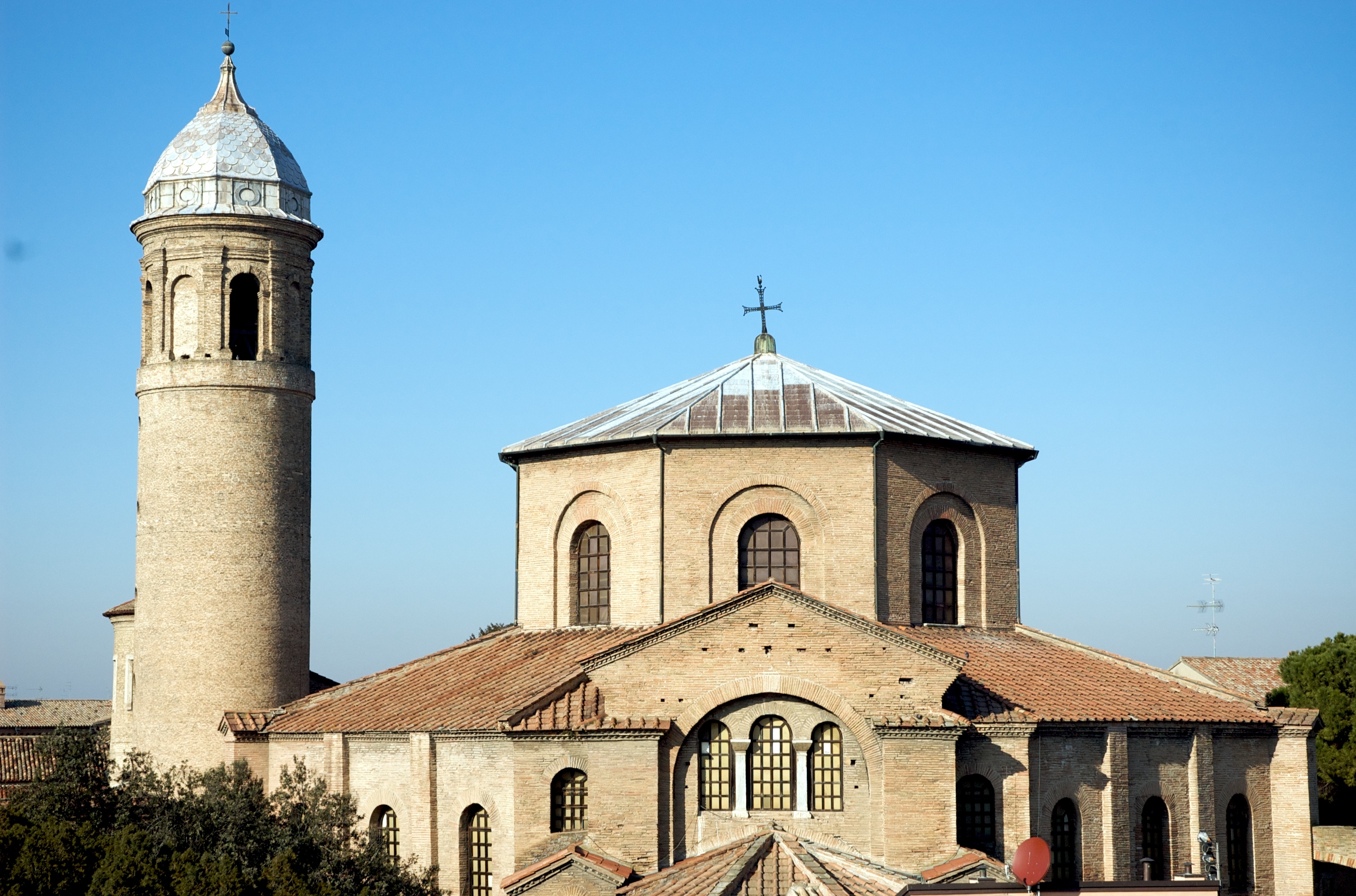 Basilika San Vitale, celkový pohled na exteriér