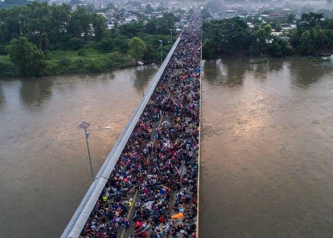 Honduraska karavana na moste