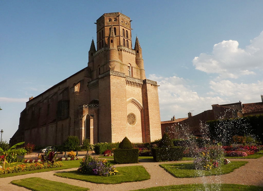 Katedrala Saint-Alain v Lavauru