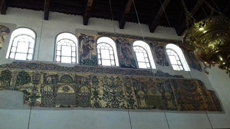 Mozaiky chramu Narozeni